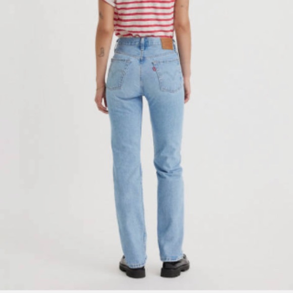 Levi 501 Light Wash Jeans - Picture 7 of 7